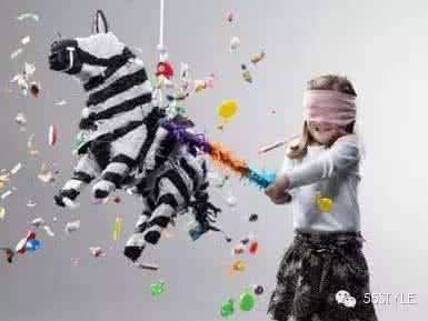 具体的诱发出现多动症表现的原因
